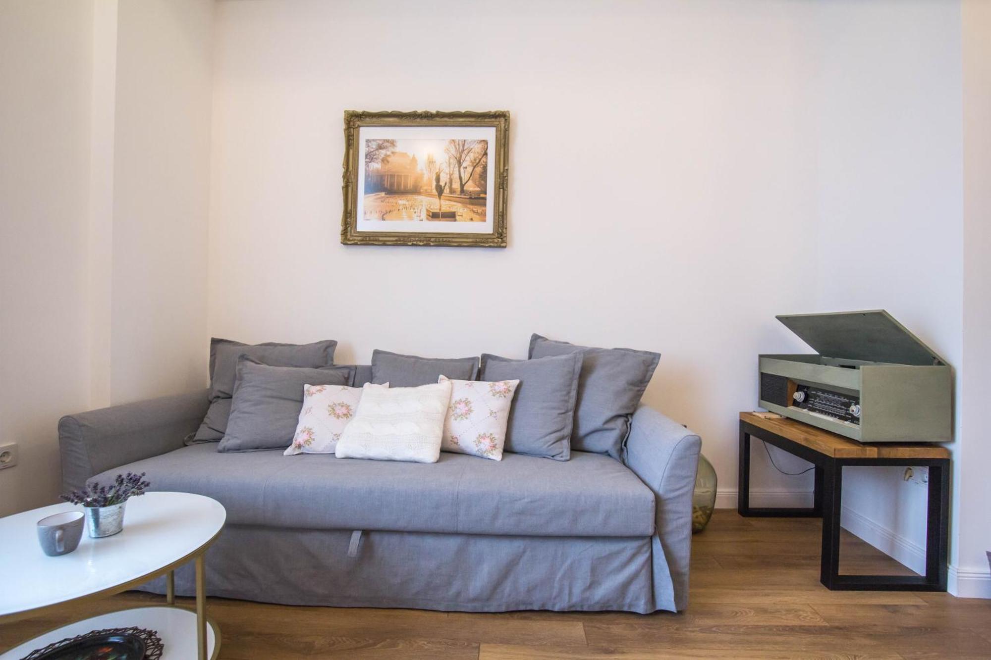 Lion'S Bridge Boutique 2Bdrm Apt, Top Center Gem София Экстерьер фото